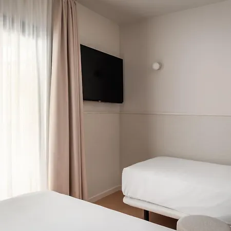 Bypillow Paseo Hotel 2*